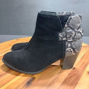 Vionic Naomi Snake Suede Ankle Boots Water Resistant Sz 9 Wide‎ Black Side Zip